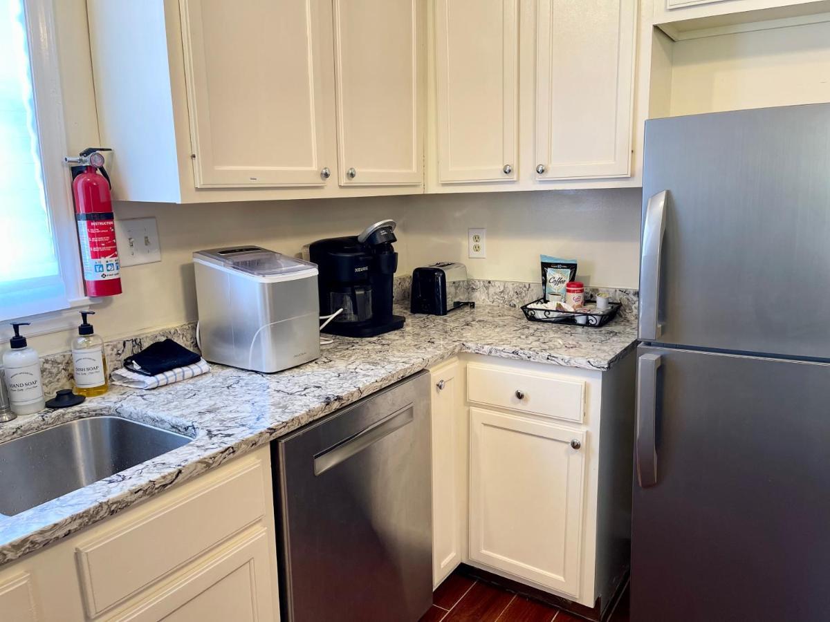 3 Bed 2 Bath House, Quiet & Downtown Smart Tvs In All Rooms, Whole House To Yourself 哈夫洛克 外观 照片