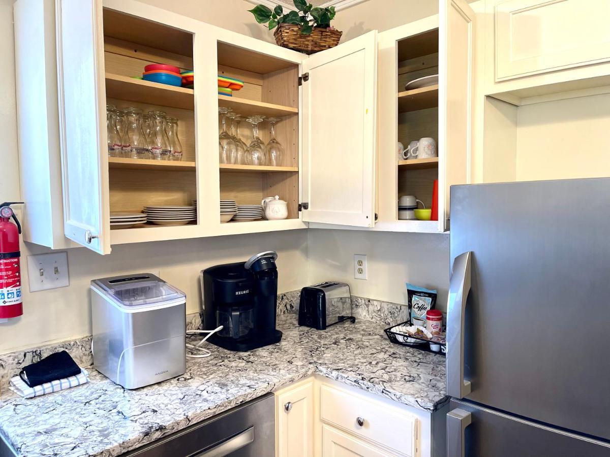 3 Bed 2 Bath House, Quiet & Downtown Smart Tvs In All Rooms, Whole House To Yourself 哈夫洛克 外观 照片