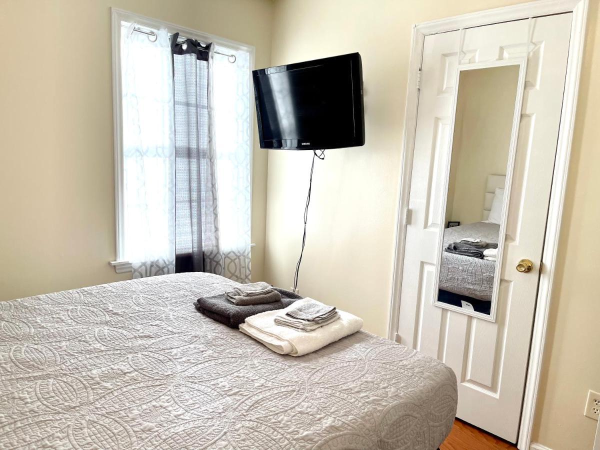 3 Bed 2 Bath House, Quiet & Downtown Smart Tvs In All Rooms, Whole House To Yourself 哈夫洛克 外观 照片